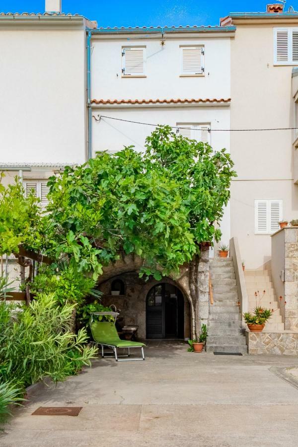 Guest House Otto Punat Exterior foto